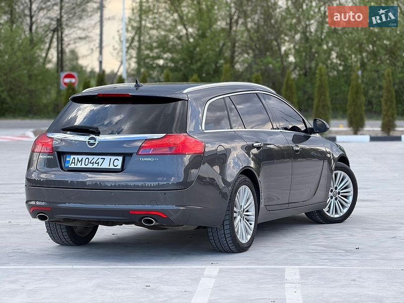 Универсал Opel Insignia 2012 в Звягеле