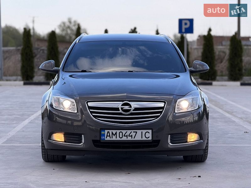 Универсал Opel Insignia 2012 в Звягеле