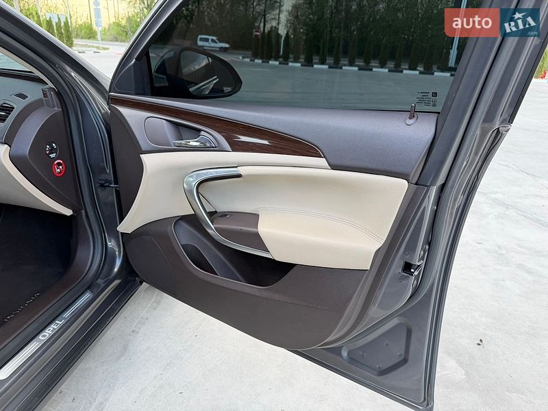 Универсал Opel Insignia 2012 в Звягеле