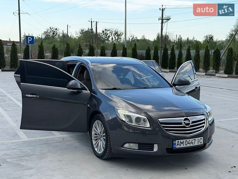 Универсал Opel Insignia 2012 в Звягеле