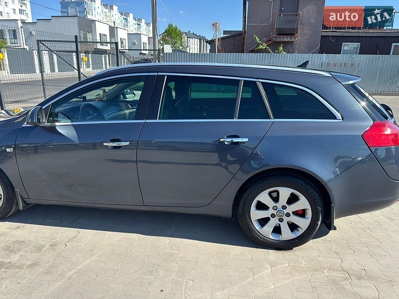 Універсал Opel Insignia 2009 в Києві