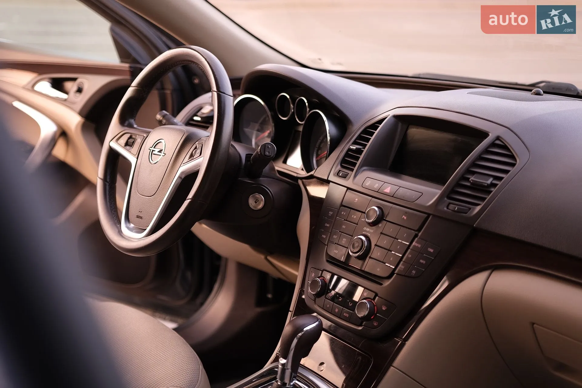 2010 Opel Insignia - мініатюра 6