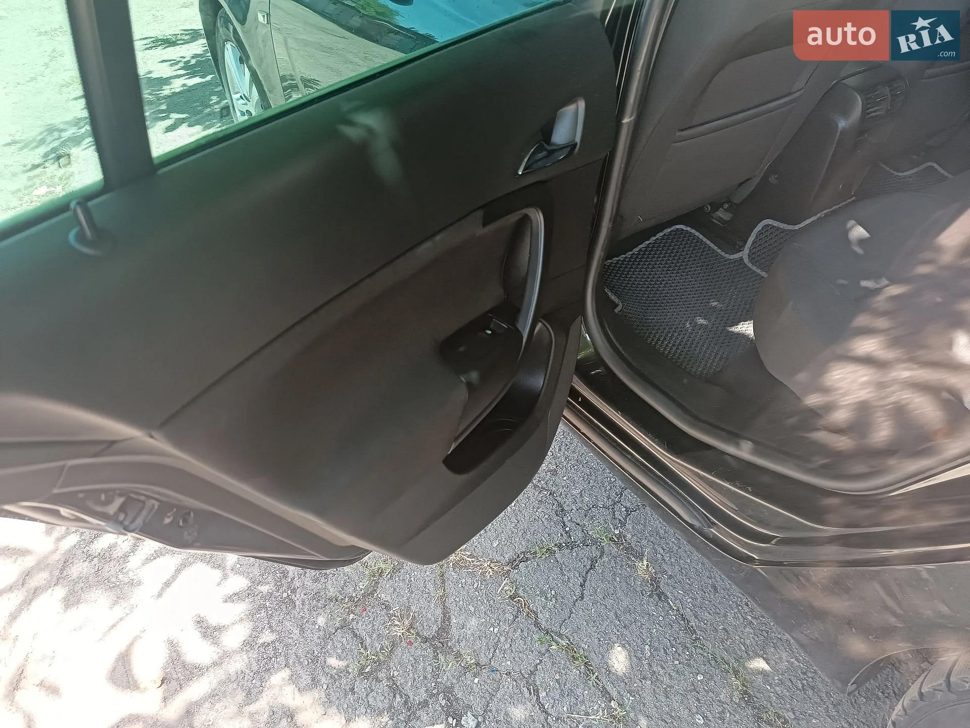 2010 Opel Insignia - мініатюра 20