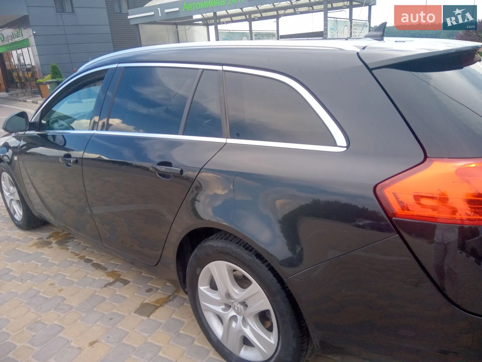 2010 Opel Insignia - мініатюра 3