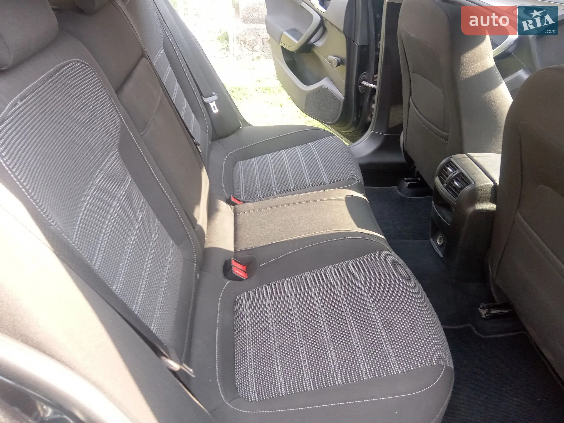 2010 Opel Insignia - мініатюра 12