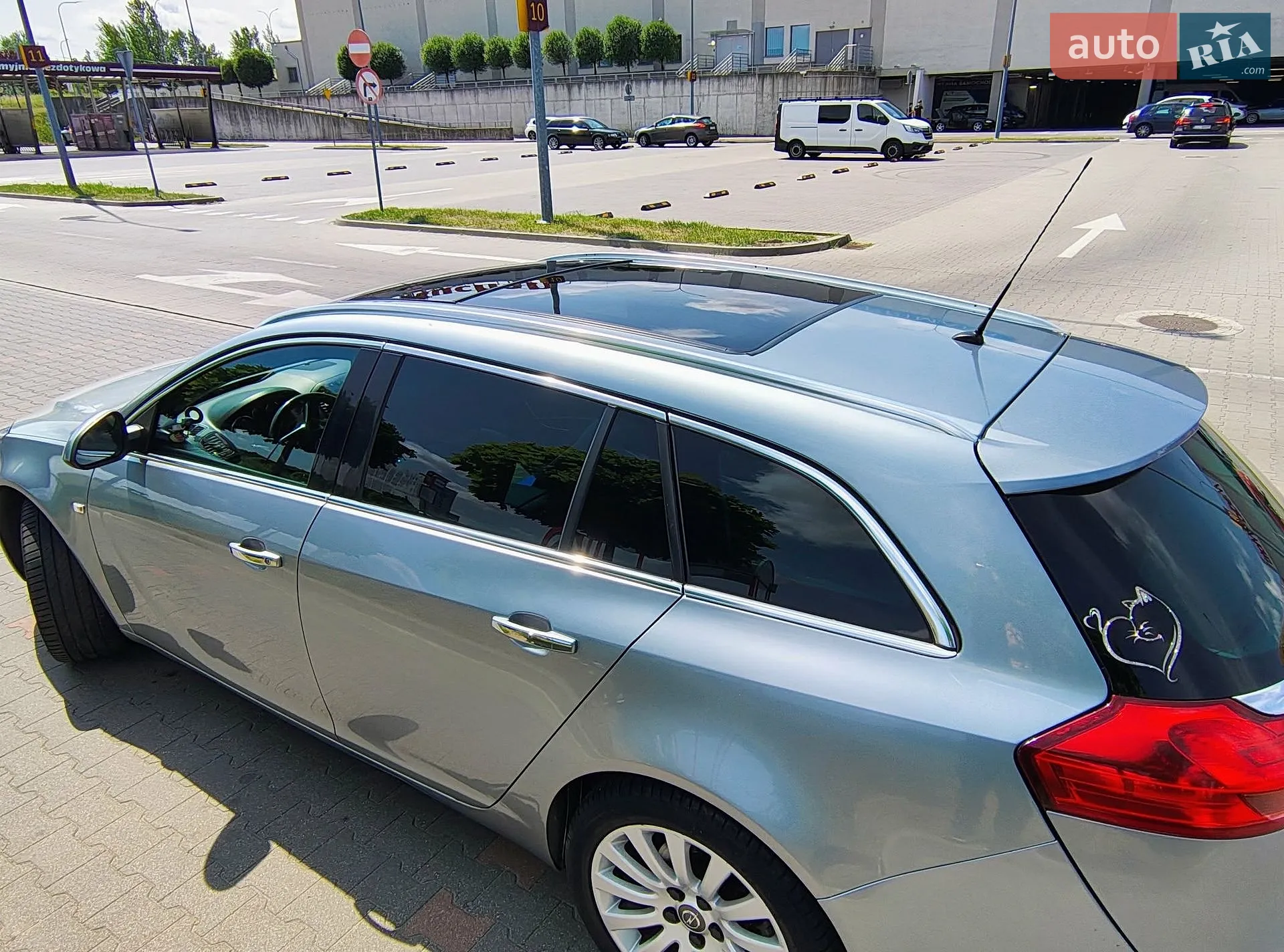 2010 Opel Insignia - мініатюра 9