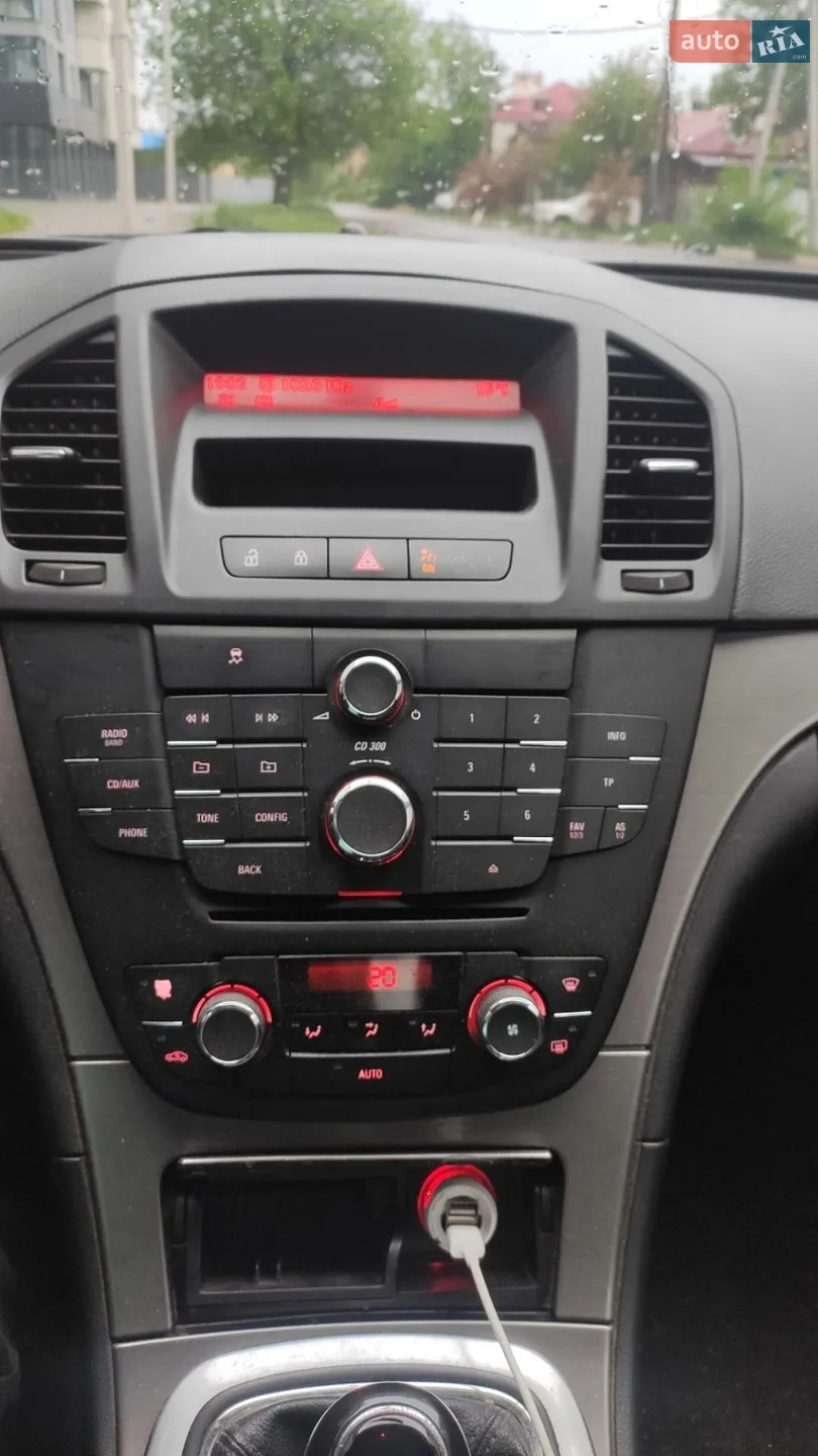 2010 Opel Insignia - мініатюра 11