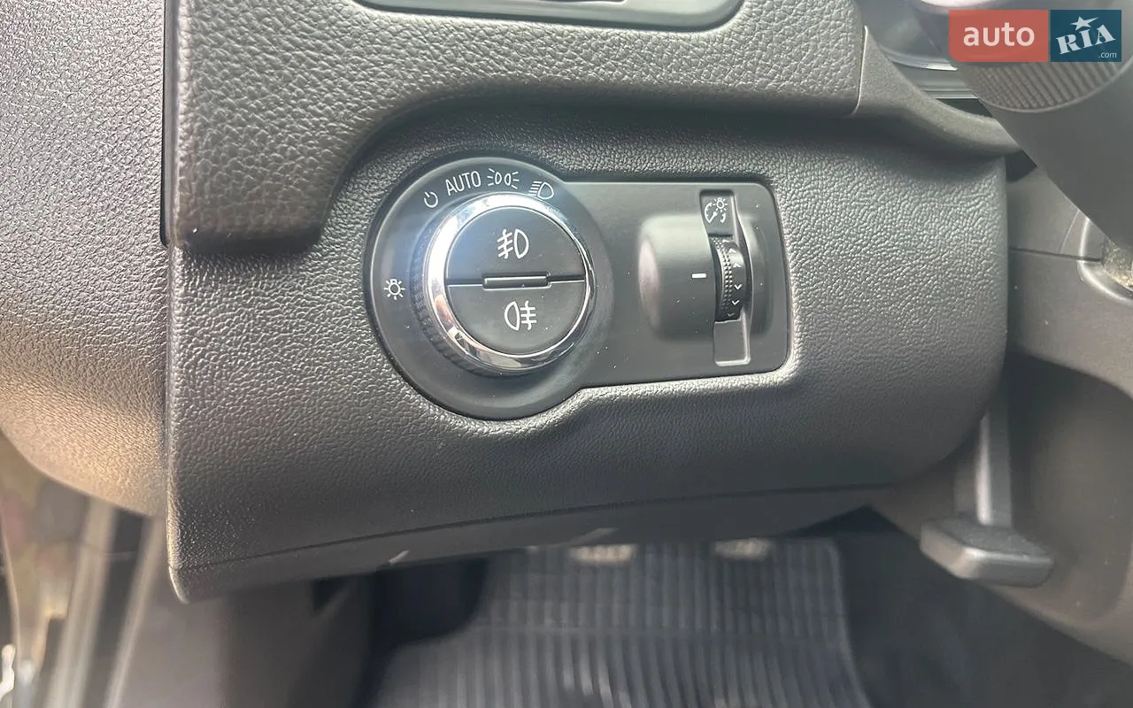 2016 Opel Insignia - мініатюра 12