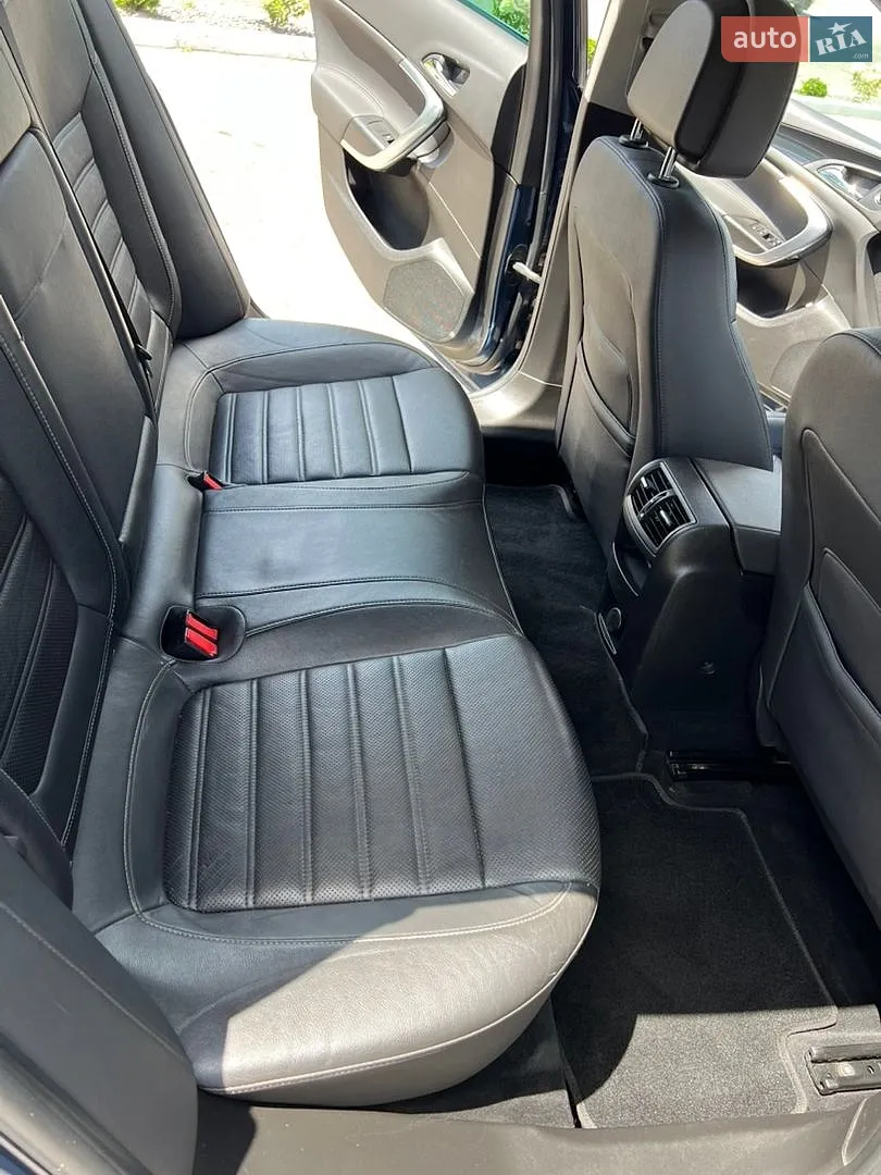 2011 Opel Insignia - мініатюра 12