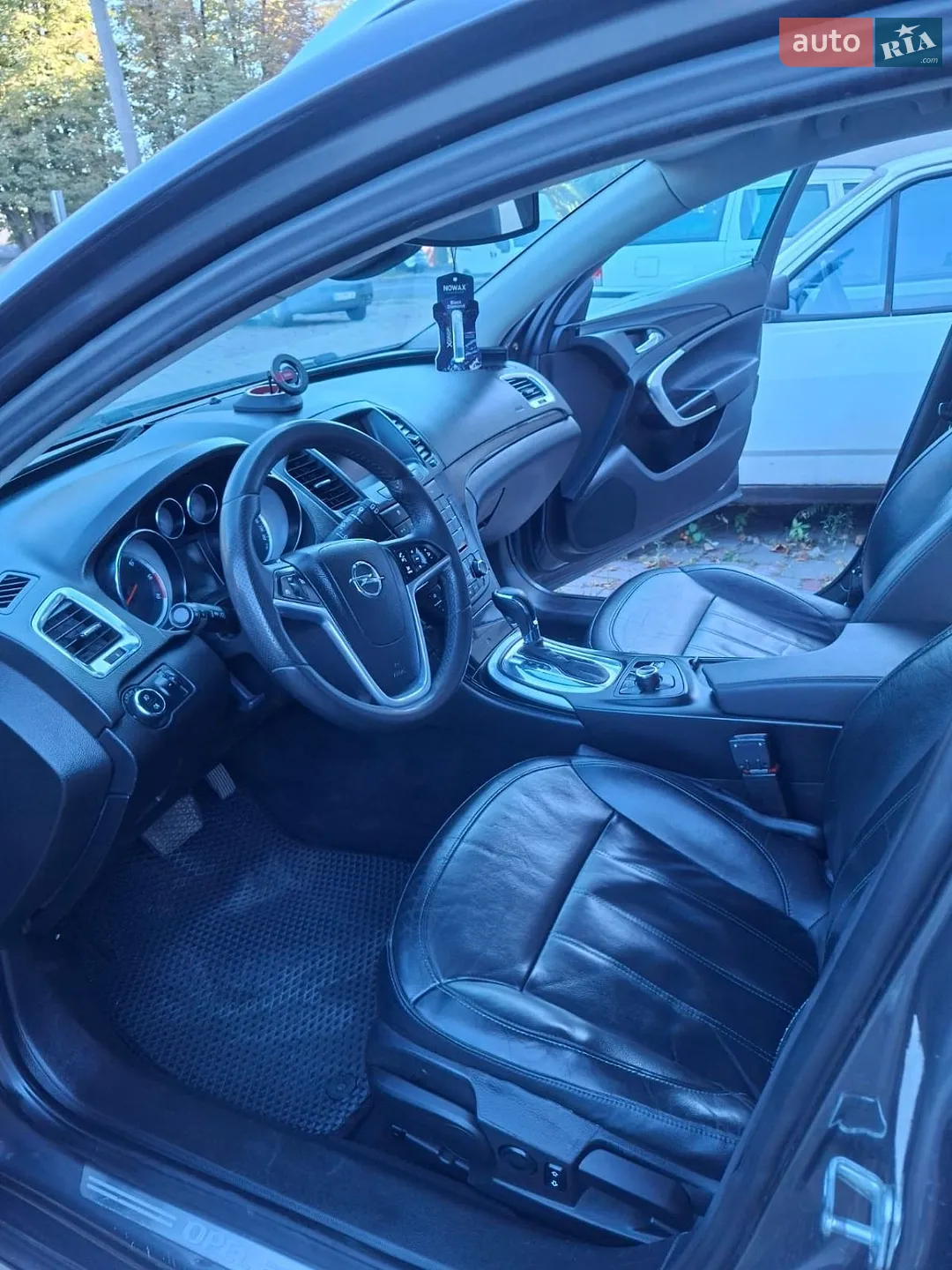 2010 Opel Insignia - мініатюра 4