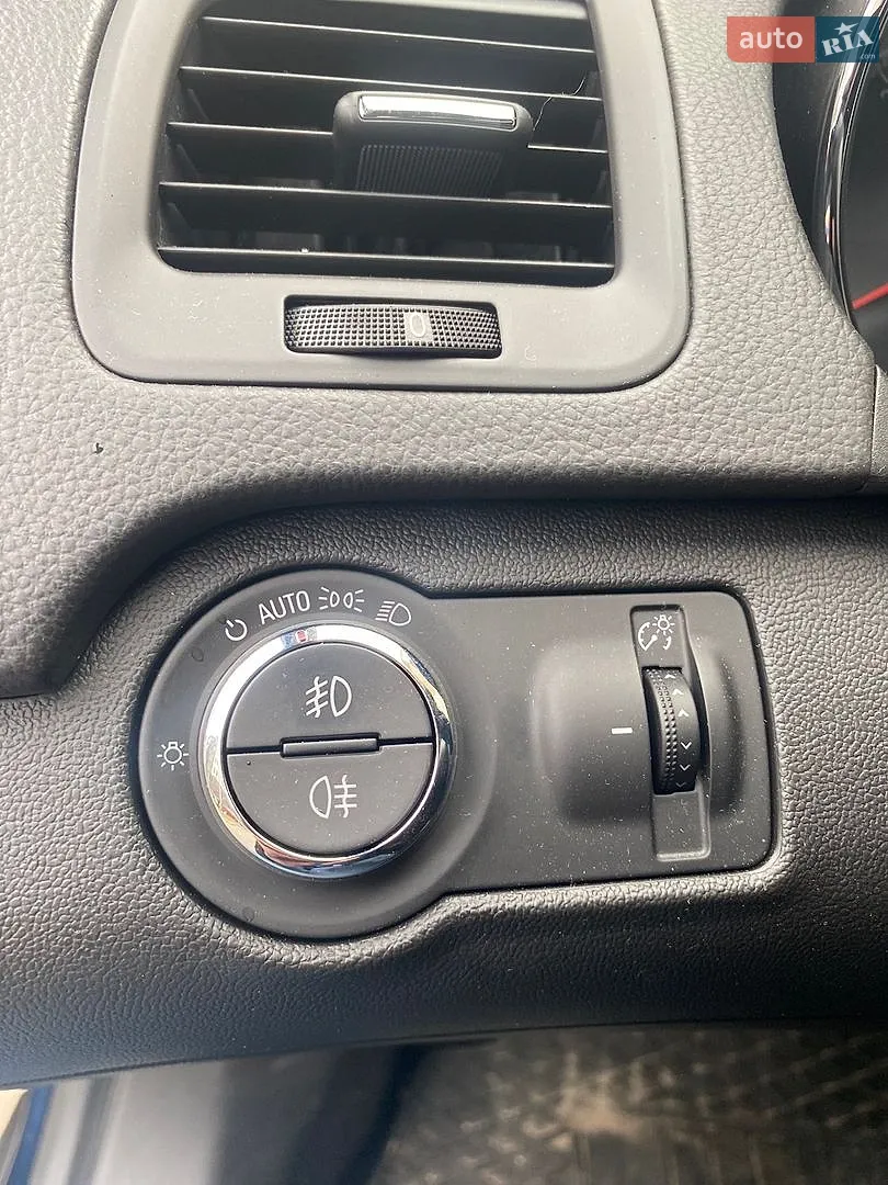 2011 Opel Insignia - мініатюра 3