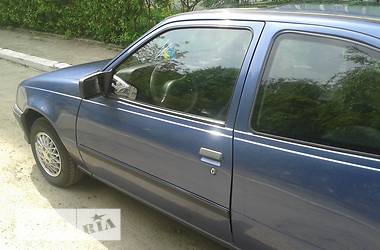Хэтчбек Opel Kadett 1987 в 