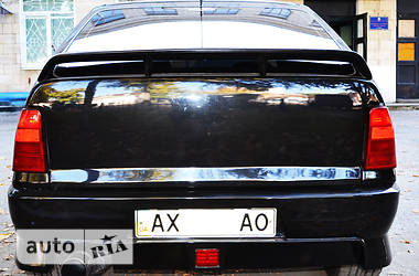 Хэтчбек Opel Kadett 1986 в 