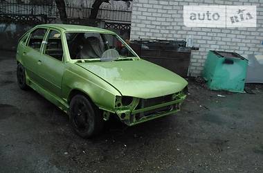 Хэтчбек Opel Kadett 1985 в 