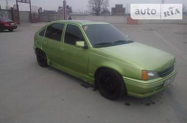Хэтчбек Opel Kadett 1985 в 