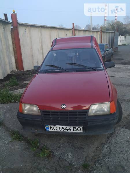 Універсал Opel Kadett 1989 в Луцьку