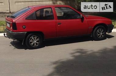 Хэтчбек Opel Kadett 1990 в 