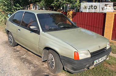 Хэтчбек Opel Kadett 1990 в Ромнах