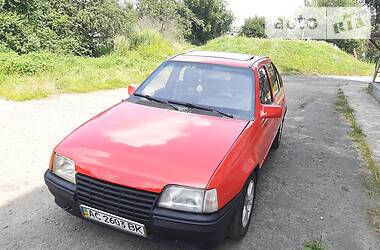 Хэтчбек Opel Kadett 1986 в Луцке