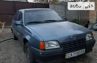 Хэтчбек Opel Kadett 1988 в Чигирине