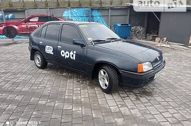 Хэтчбек Opel Kadett 1987 в Дрогобыче