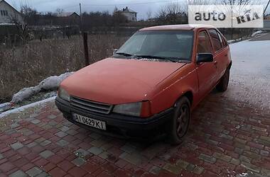 Хэтчбек Opel Kadett 1990 в Киеве