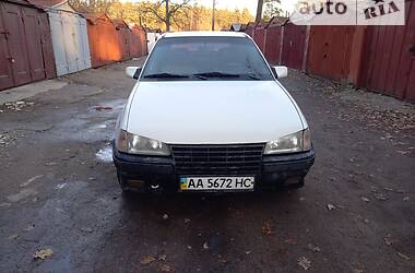 Хэтчбек Opel Kadett 1988 в 