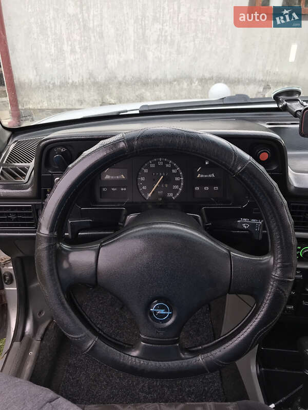 Універсал Opel Kadett 1988 в Львові