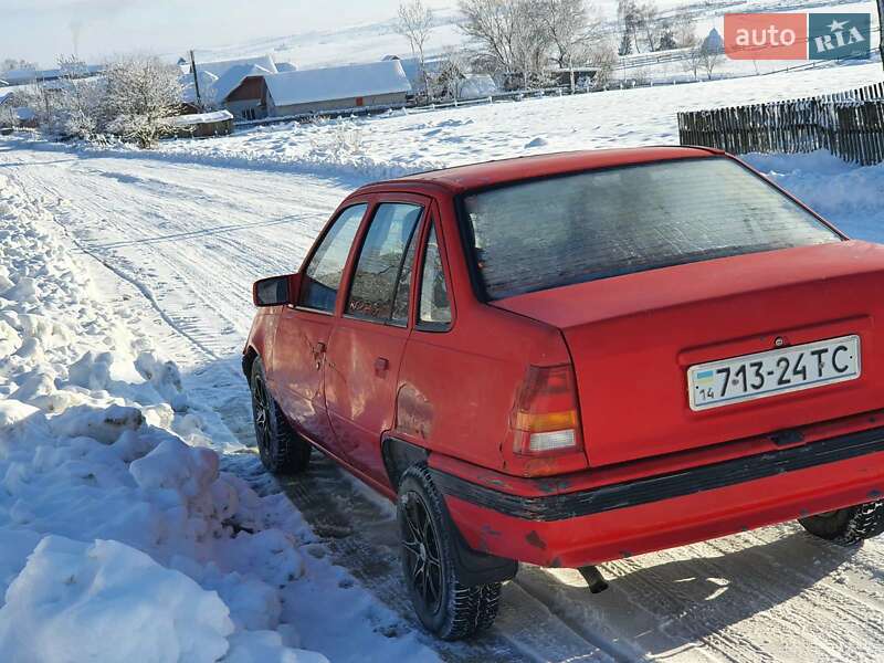 Седан Opel Kadett 1987 в Турці