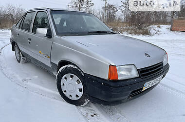 Седан Opel Kadett 1991 в Виннице