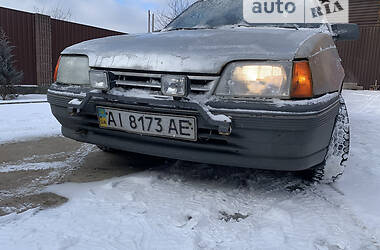 Седан Opel Kadett 1989 в Києві