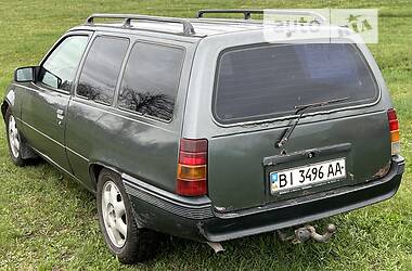 Универсал Opel Kadett 1986 в 