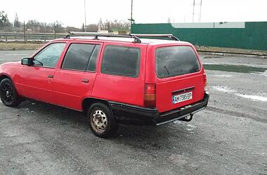 Универсал Opel Kadett 1988 в Звягеле