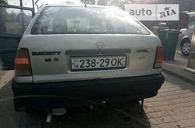 Хэтчбек Opel Kadett 1987 в Коростене