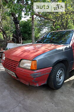 Седан Opel Kadett 1988 в Николаеве
