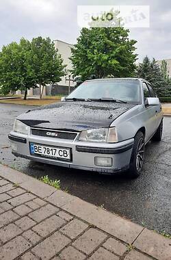 Хетчбек Opel Kadett 1989 в Вознесенську