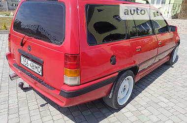 Универсал Opel Kadett 1988 в 