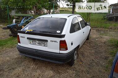 Хетчбек Opel Kadett 1986 в Кореці