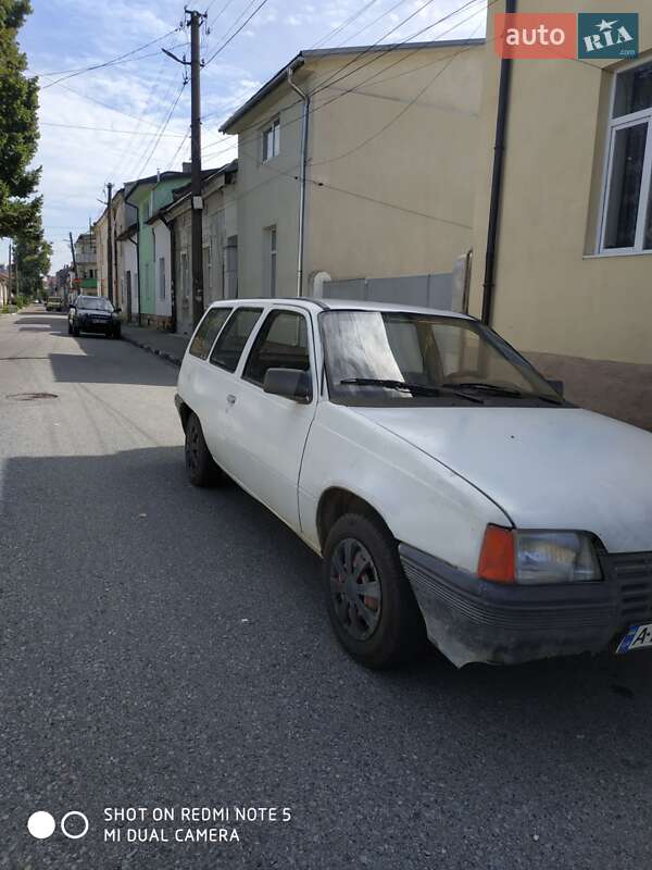 Универсал Opel Kadett 1985 в Стрые