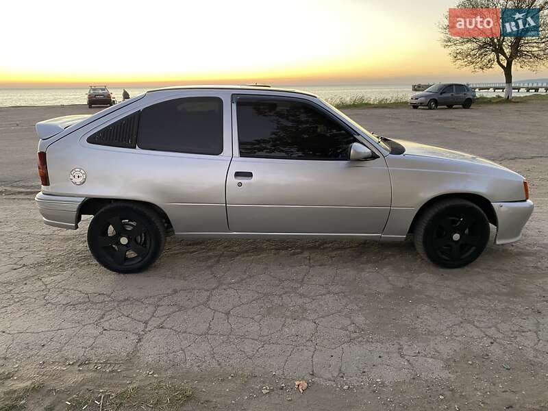 Хетчбек Opel Kadett 1988 в Одесі фото 3 Хетчбек Opel Kadett 1988 в Одесі