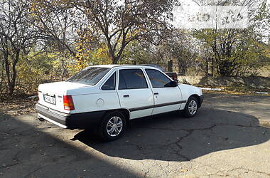 Седан Opel Kadett 1990 в Белгороде-Днестровском