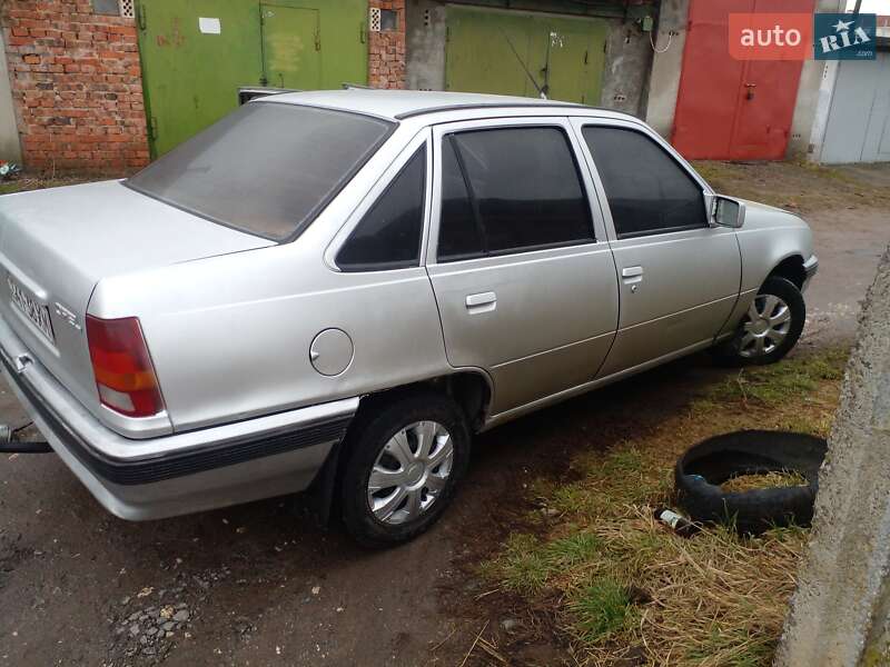 Седан Opel Kadett 1987 в Хмельницькому