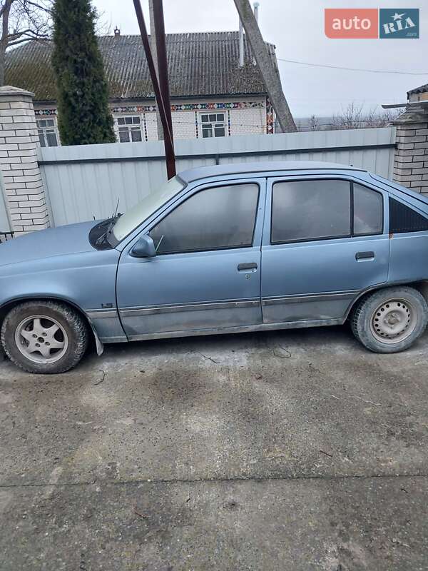 Хэтчбек Opel Kadett 1989 в Хмельницком фото 3 Хэтчбек Opel Kadett 1989 в Хмельницком