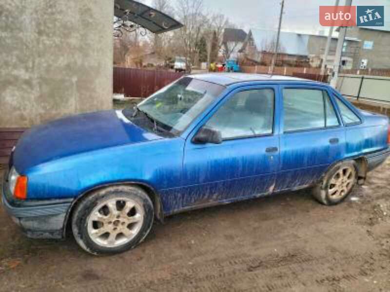 Седан Opel Kadett 1990 в Сторожинці