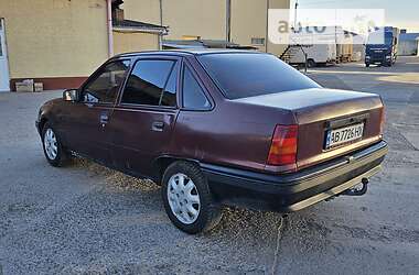 Седан Opel Kadett 1987 в Крижополі
