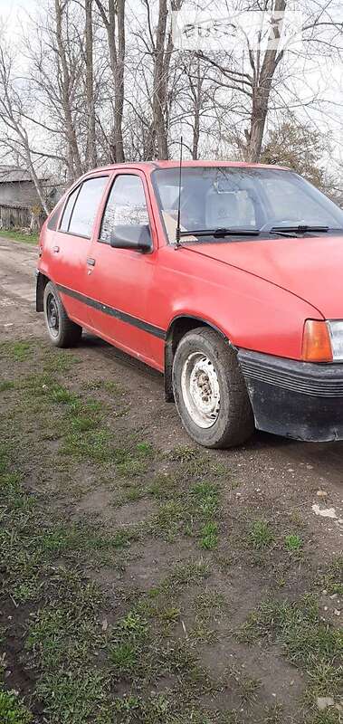 Хетчбек Opel Kadett 1989 в Кельменцях