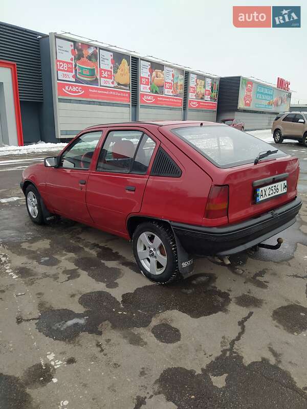 Хэтчбек Opel Kadett 1985 в Харькове