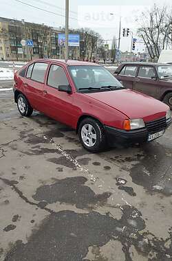 Хэтчбек Opel Kadett 1985 в Харькове