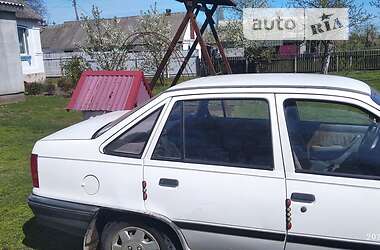 Седан Opel Kadett 1986 в Житомире