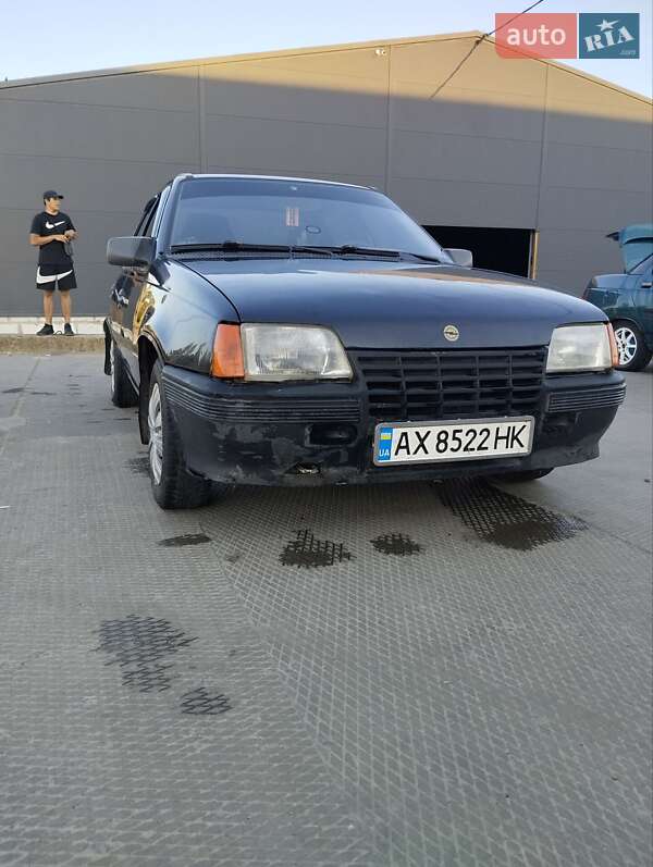 Седан Opel Kadett 1987 в Первомайську